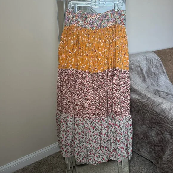 Natural Life Boho Floral Maxi Skirt Size XL Tiered Flowy Elastic Gold Red Beach - Picture 4 of 15
